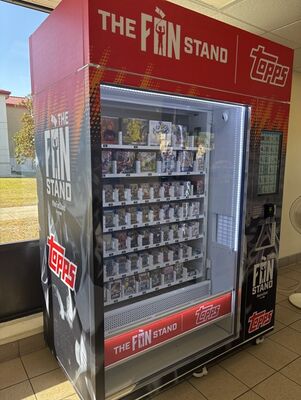モンスターコレクション 玩具販売機 デザインをカスタマイズできる 遠隔スマート管理 24V電気暖房脱霧ガラスドア